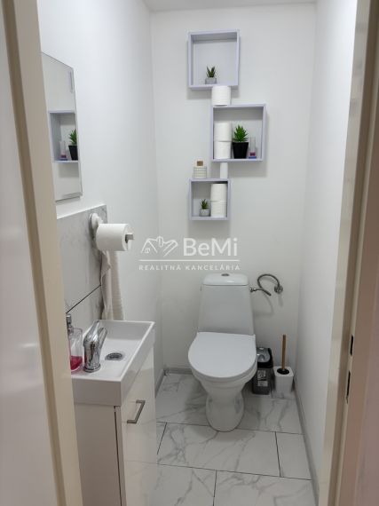 Predaj rodinného domu Šalgočka 112-12-ROCHE