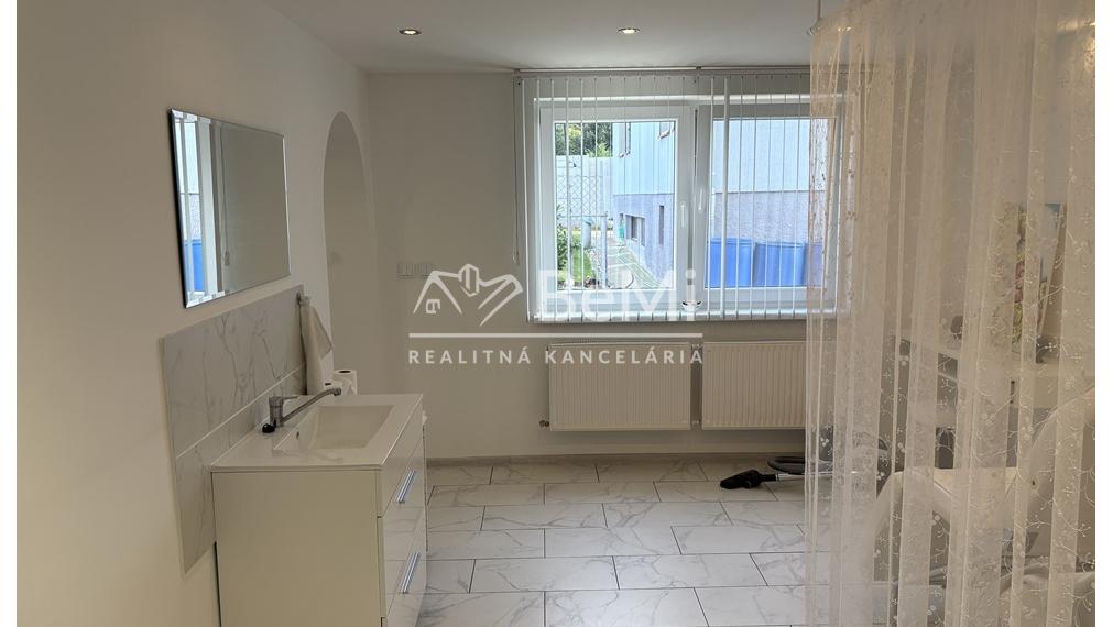 Predaj rodinného domu Šalgočka 112-12-ROCHE