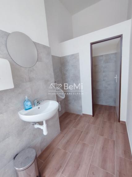 Kancelársky/prevádzkový priestor na prenájom-Lučenec