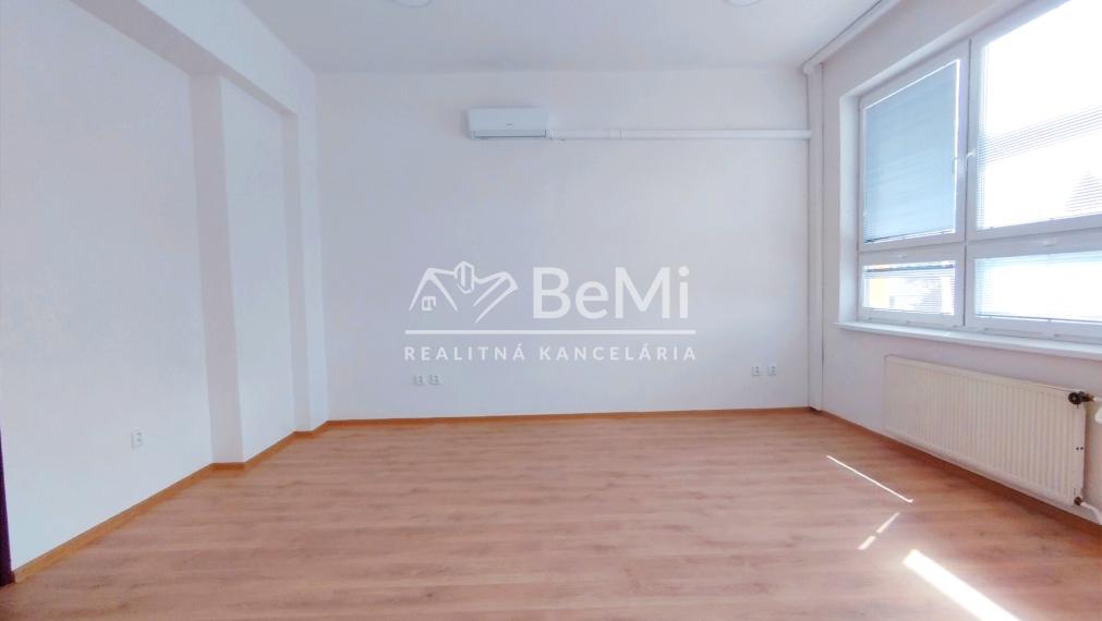 Kancelársky/prevádzkový priestor na prenájom-Lučenec