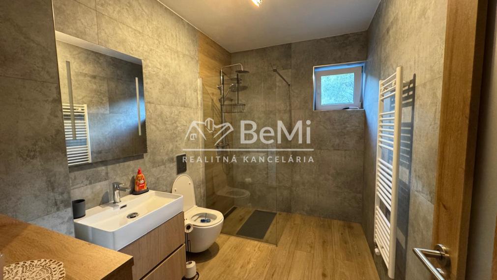 Prenájom 2-izbového bytu – Oravské Veselé