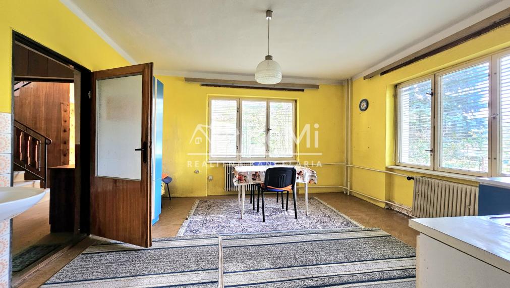 RODINNÝ DOM S GARÁŽOU A ZÁHRADOU V RAKYTNÍKU - NA PREDAJ