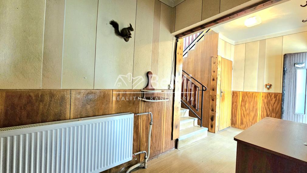 RODINNÝ DOM S GARÁŽOU A ZÁHRADOU V RAKYTNÍKU - NA PREDAJ