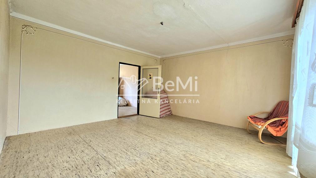 RODINNÝ DOM S GARÁŽOU A ZÁHRADOU V RAKYTNÍKU - NA PREDAJ