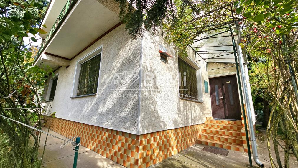 RODINNÝ DOM S GARÁŽOU A ZÁHRADOU V RAKYTNÍKU - NA PREDAJ