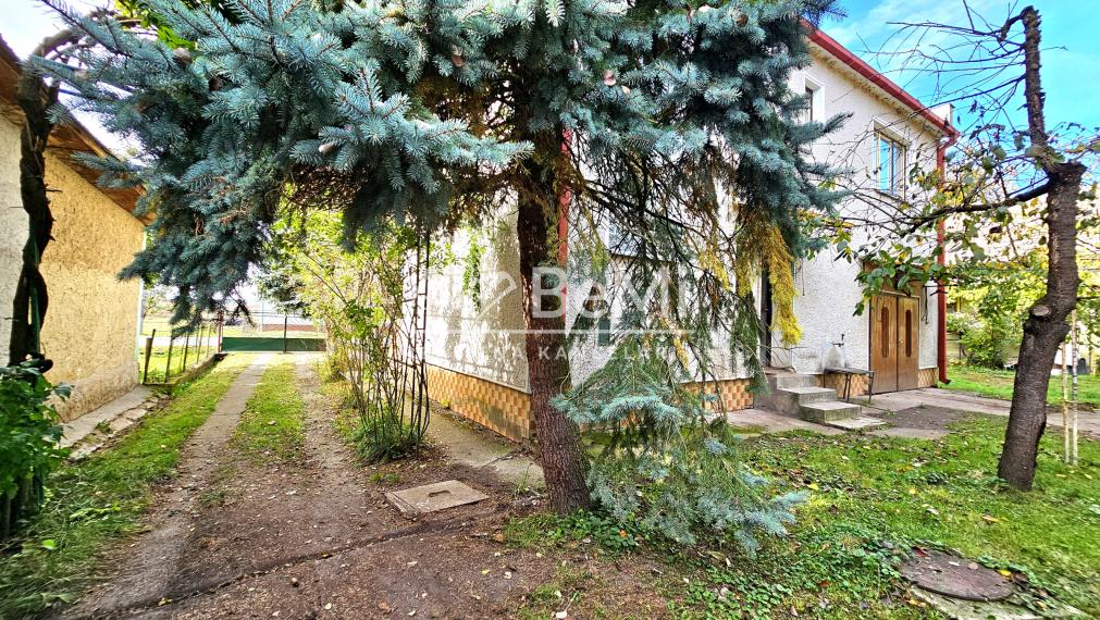 RODINNÝ DOM S GARÁŽOU A ZÁHRADOU V RAKYTNÍKU - NA PREDAJ