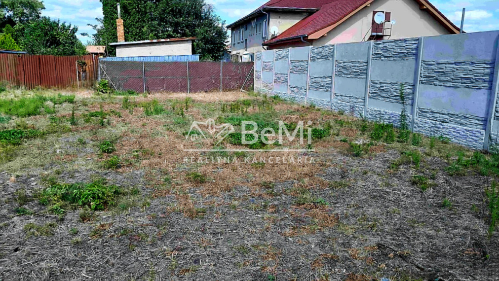 Slnečný pozemok - Sládkovičovo - 328 m2 ID 012-14-NIBA