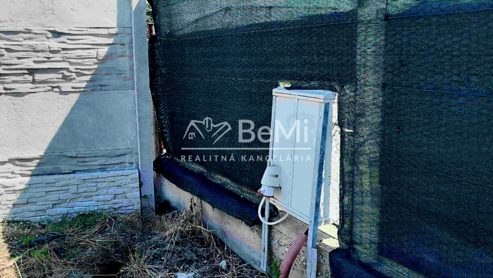 Slnečný pozemok - Sládkovičovo - 328 m2 ID 012-14-NIBA