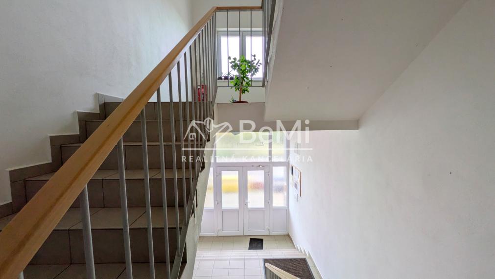 Predaj, 4 izbový byt+ garáž +záhrada - Nitra (1235-114-AFI)