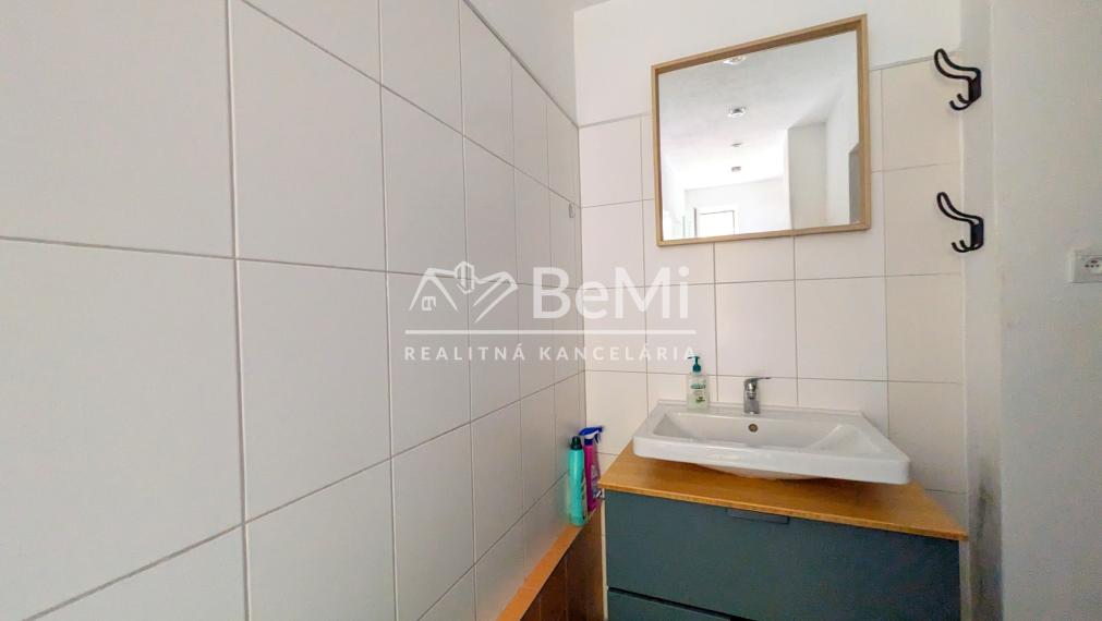 Predaj, 4 izbový byt+ garáž +záhrada - Nitra (1235-114-AFI)