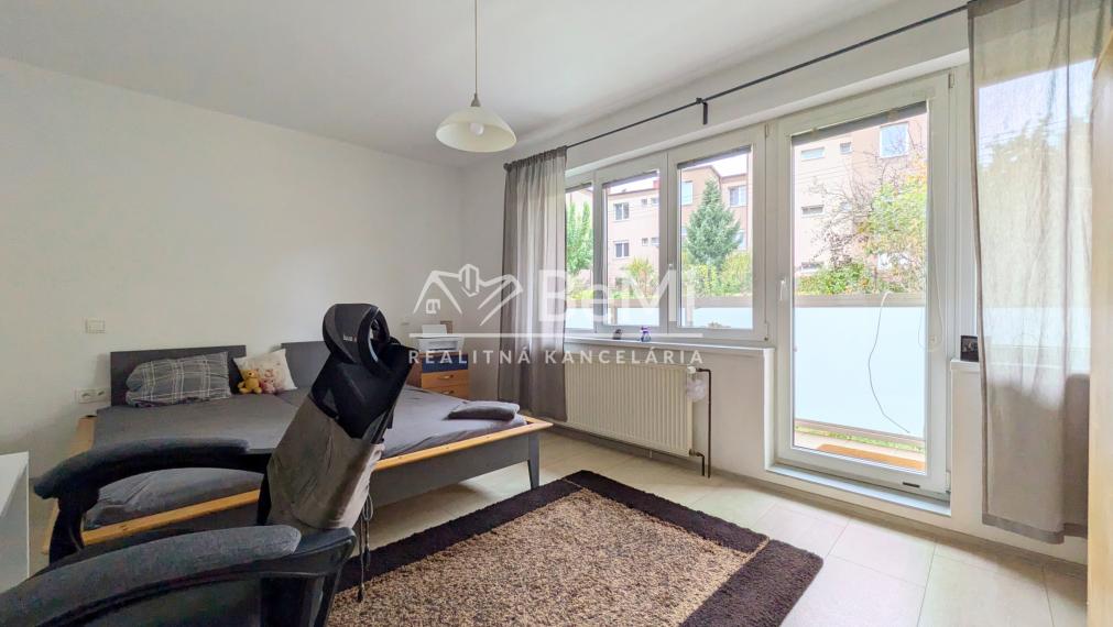 Predaj, 4 izbový byt+ garáž +záhrada - Nitra (1235-114-AFI)