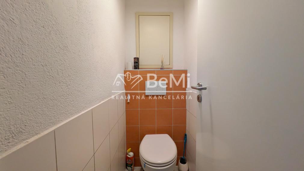 Predaj, 4 izbový byt+ garáž +záhrada - Nitra (1235-114-AFI)