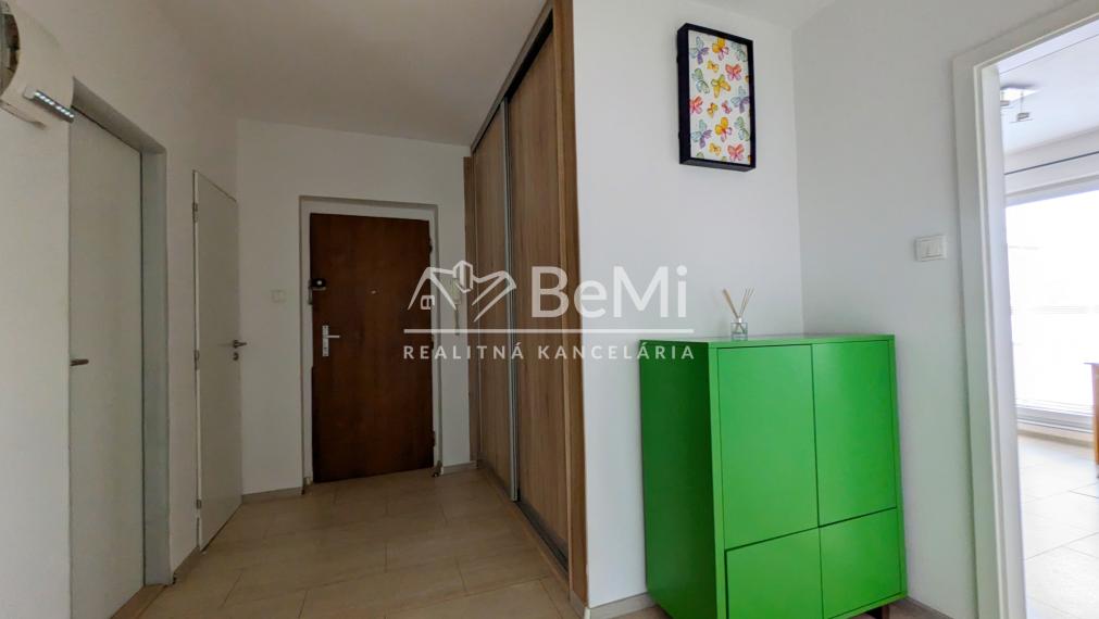 Predaj, 4 izbový byt+ garáž +záhrada - Nitra (1235-114-AFI)