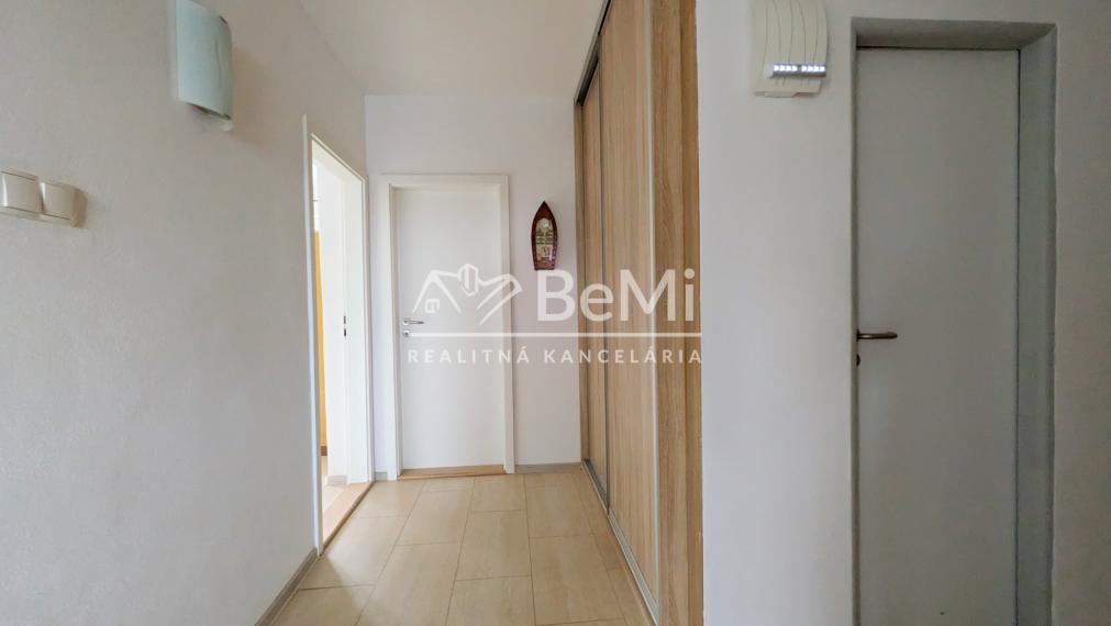 Predaj, 4 izbový byt+ garáž +záhrada - Nitra (1235-114-AFI)