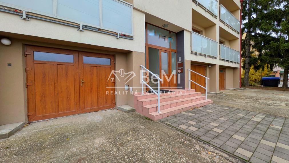 Predaj, 4 izbový byt+ garáž +záhrada - Nitra (1235-114-AFI)