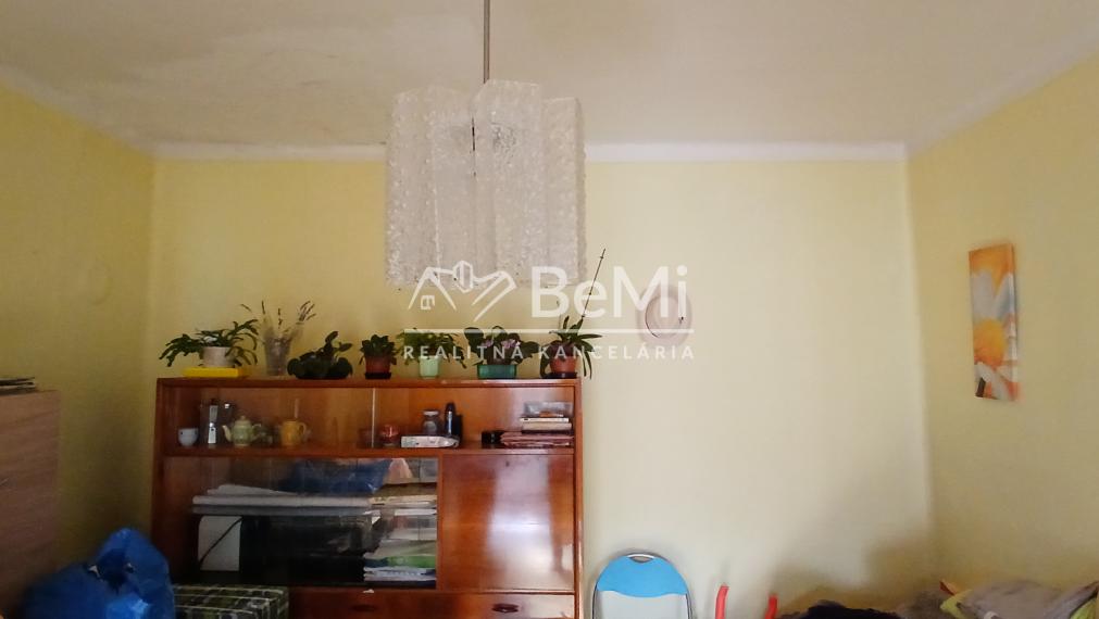 Predaj, rodinný dom Čata (008-12-MIMI)