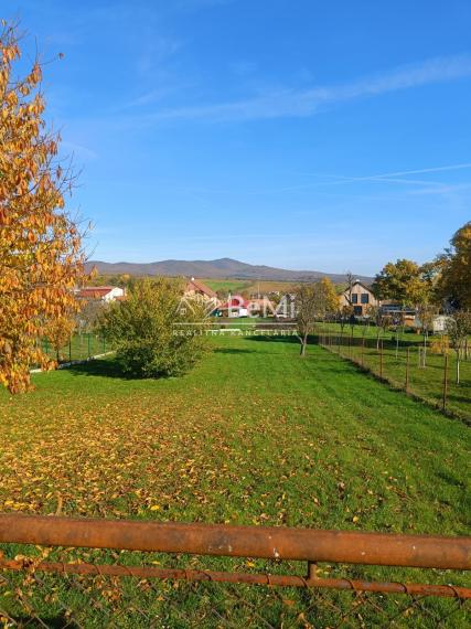 Pozemok - Ardanovce, všetky siete na pozemku Piešťany -13km