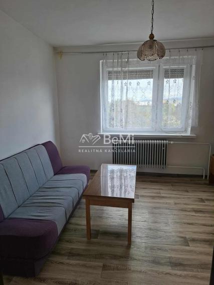 REZERVOVANÉ Rodinný dom s veľkou záhradou a garážou v tichej časti Chocholnej