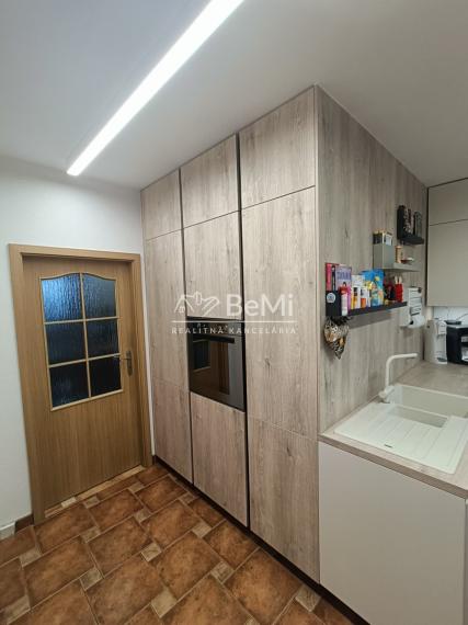 PREDÁME 4 IZBOVÝ BYT 98m², 2x wc, 2x klíma, 3D krb🏡