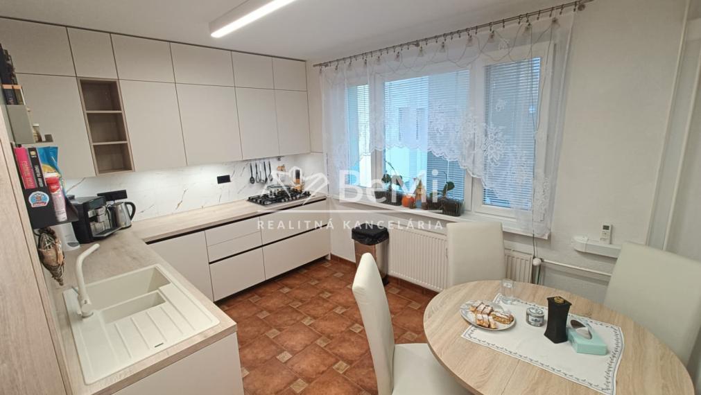 PREDÁME 4 IZBOVÝ BYT 98m², 2x wc, 2x klíma, 3D krb🏡