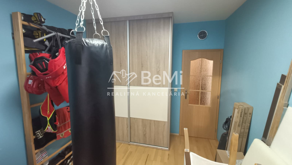 PREDÁME 4 IZBOVÝ BYT 98m², 2x wc, 2x klíma, 3D krb🏡