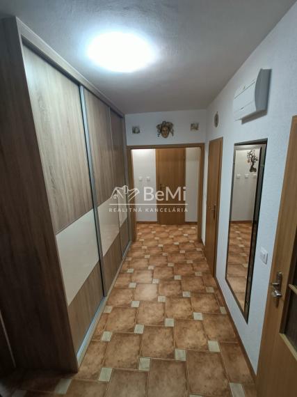 PREDÁME 4 IZBOVÝ BYT 98m², 2x wc, 2x klíma, 3D krb🏡