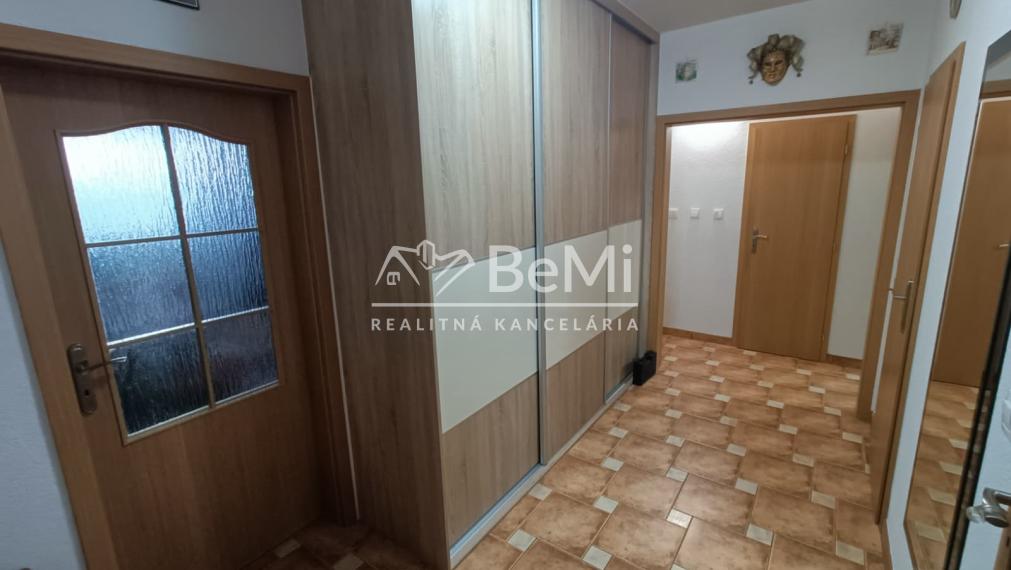 PREDÁME 4 IZBOVÝ BYT 98m², 2x wc, 2x klíma, 3D krb🏡