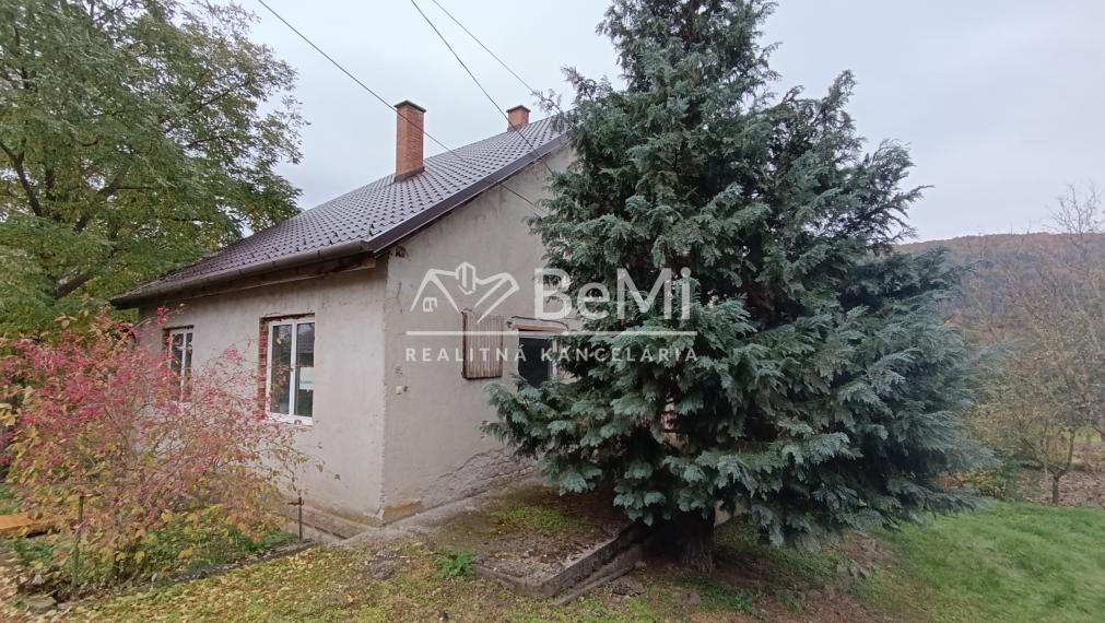 Dvojpodlažný rodinný dom v obci Arka , Maďarsko - NA PREDAJ