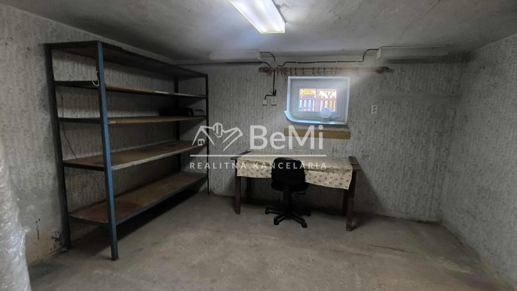 Rodinný dom v Čachticiach – na skvelom mieste hneď pri škole