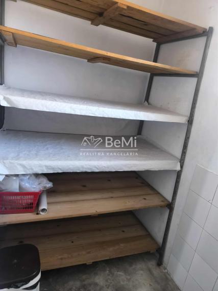 Rodinný dom v Čachticiach – na skvelom mieste hneď pri škole