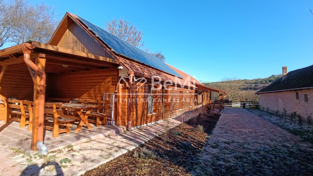 Zrekonštruovaný dom v Kány so zariadením za 290 000,-Eur - Na predaj