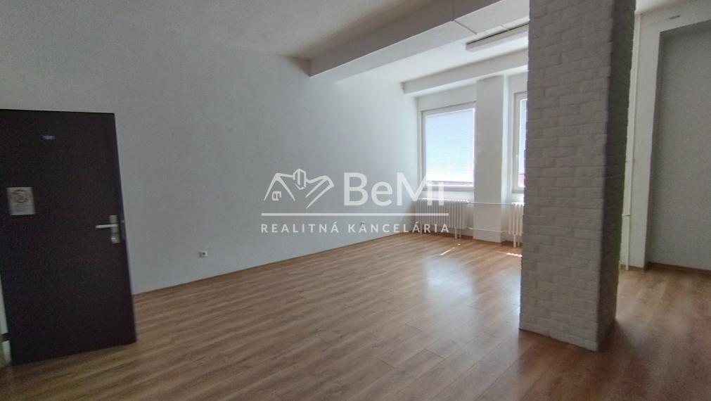 Kancelársky/prevádzkový priestor na prenájom-Lučenec