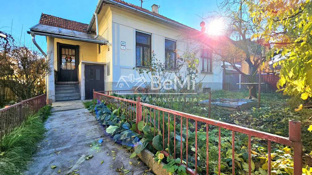 RODINNÝ DOM PRI CENTRE RIMAVSKEJ SOBOTY S GARÁŽOU A ZÁHRADOU