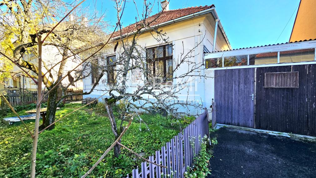RODINNÝ DOM PRI CENTRE RIMAVSKEJ SOBOTY S GARÁŽOU A ZÁHRADOU