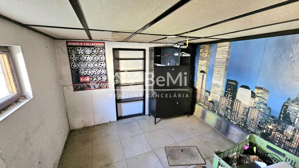 RODINNÝ DOM PRI CENTRE RIMAVSKEJ SOBOTY S GARÁŽOU A ZÁHRADOU