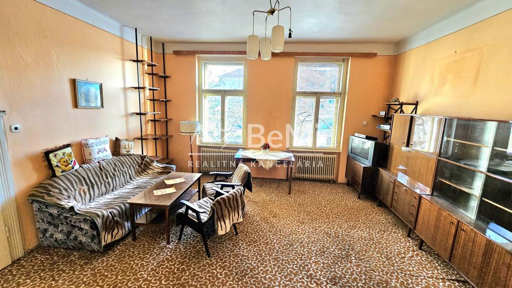 RODINNÝ DOM PRI CENTRE RIMAVSKEJ SOBOTY S GARÁŽOU A ZÁHRADOU