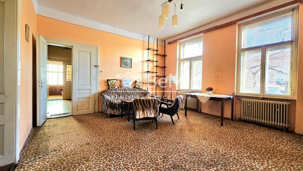 RODINNÝ DOM PRI CENTRE RIMAVSKEJ SOBOTY S GARÁŽOU A ZÁHRADOU