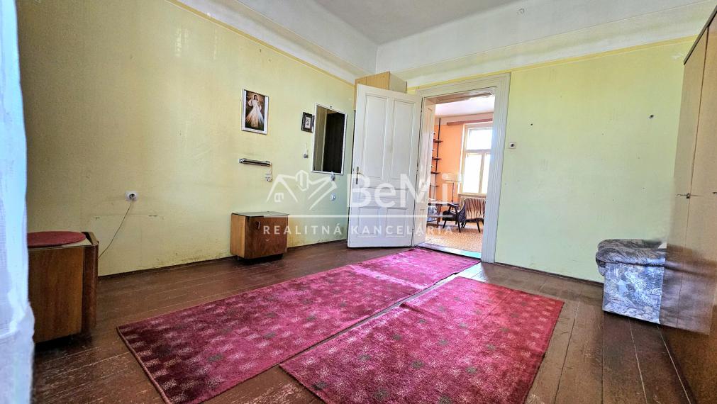 RODINNÝ DOM PRI CENTRE RIMAVSKEJ SOBOTY S GARÁŽOU A ZÁHRADOU