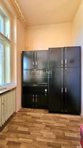 RODINNÝ DOM PRI CENTRE RIMAVSKEJ SOBOTY S GARÁŽOU A ZÁHRADOU