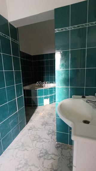 Trojgeneračný  dom v Slavošovciach , tri samostatné  vchody