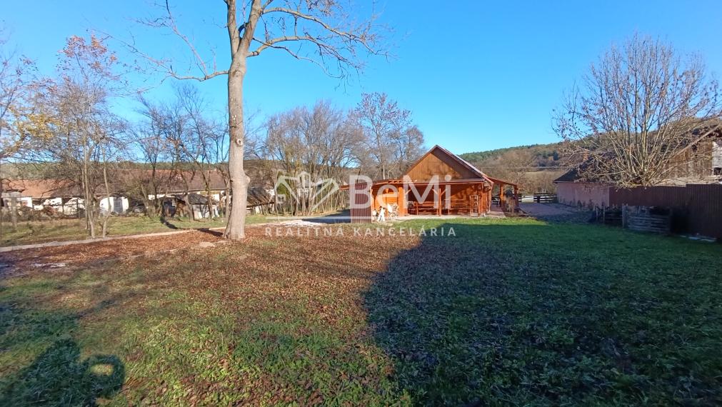 Rodinný dom vedľa obce Buzica - NA PREDAJ