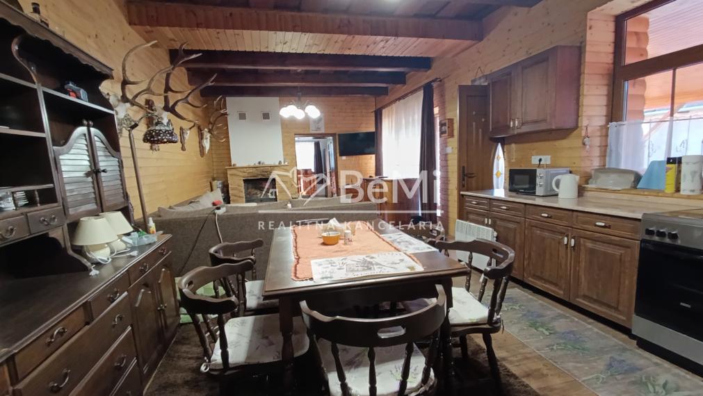 Rodinný dom vedľa obce Buzica - NA PREDAJ