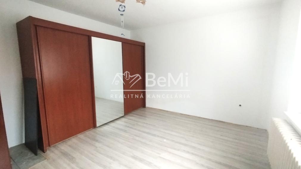 039-12-PAMAa Rodinný dom v obci Golianovo s potenciálom