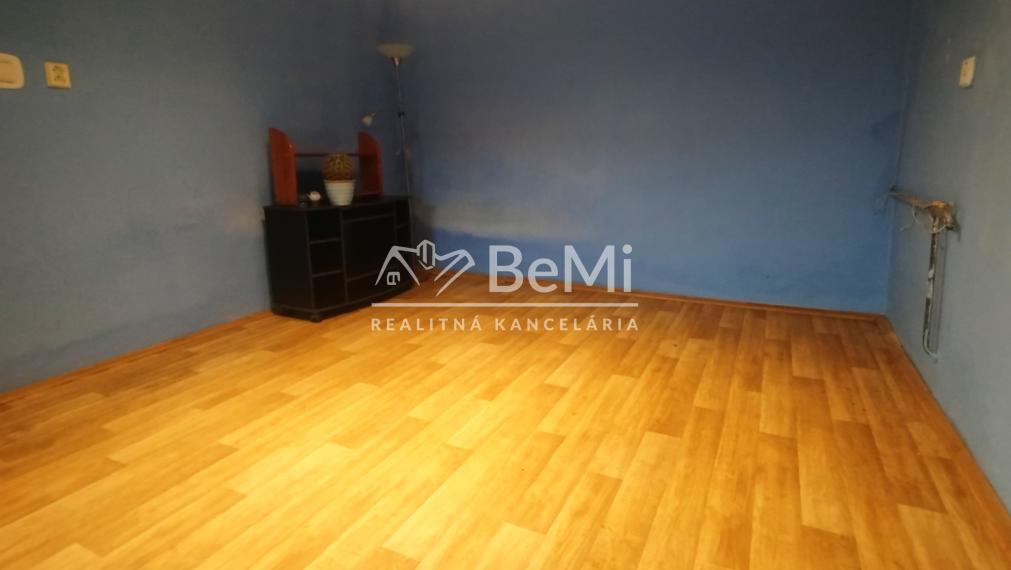 039-12-PAMAa Rodinný dom v obci Golianovo s potenciálom