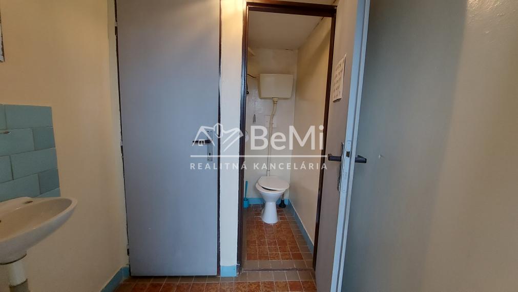 Predaj pozemok - prevádzka Zbehy pri Nitre (235-18-JUF)