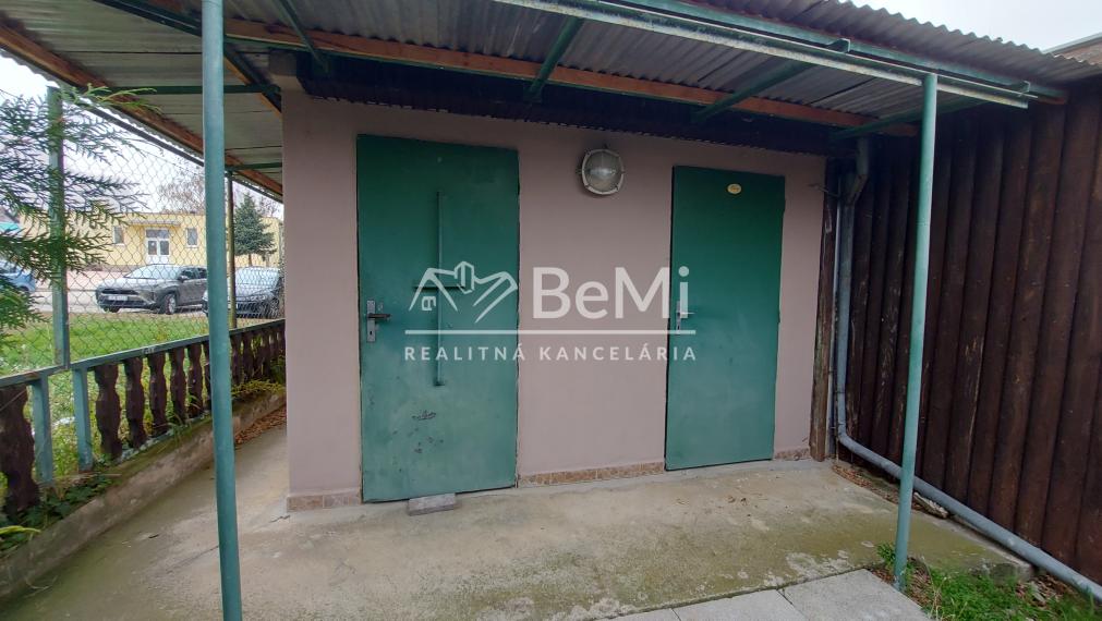 Predaj pozemok - prevádzka Zbehy pri Nitre (235-18-JUF)