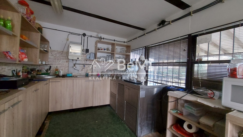 Predaj pozemok - prevádzka Zbehy pri Nitre (235-18-JUF)