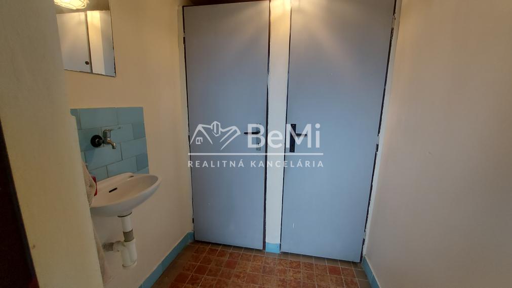 Predaj pozemok - prevádzka Zbehy pri Nitre (235-18-JUF)