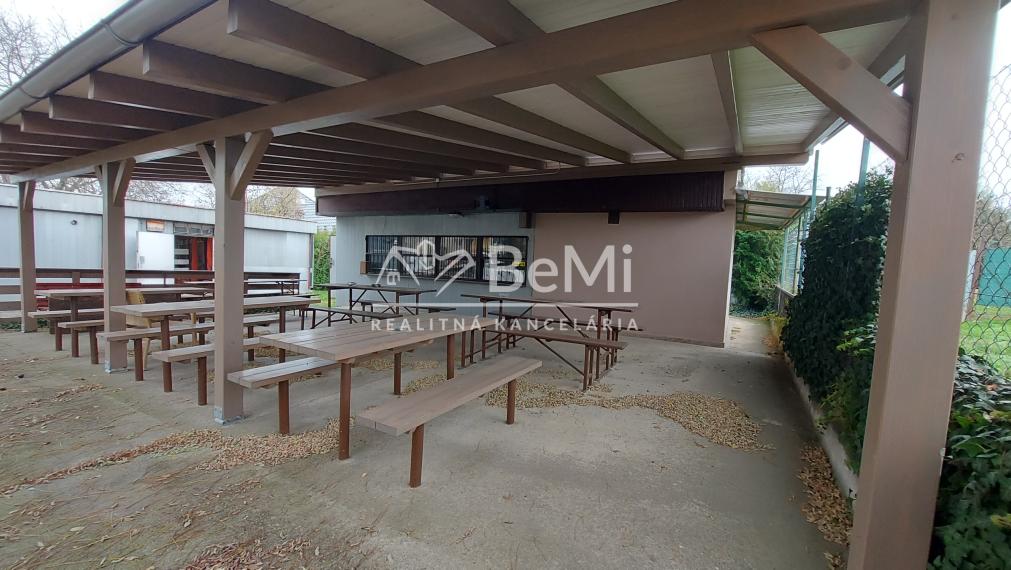 Predaj pozemok - prevádzka Zbehy pri Nitre (235-18-JUF)