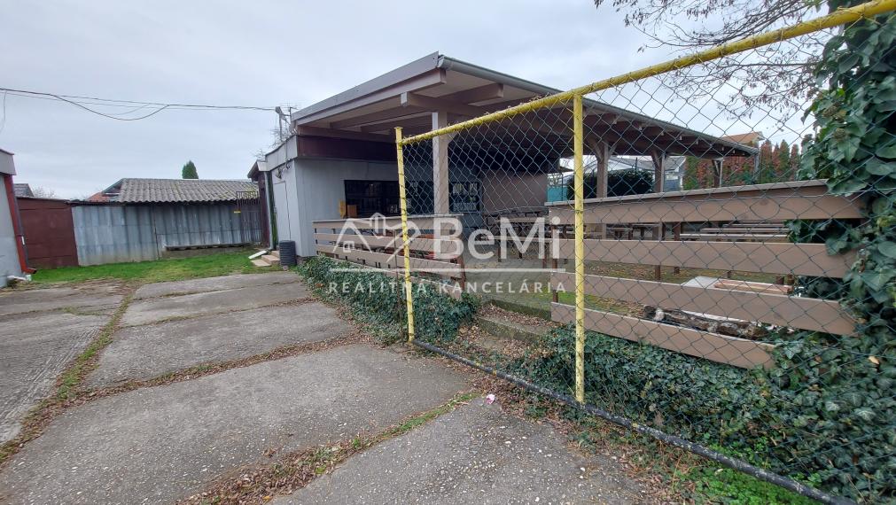 Predaj pozemok - prevádzka Zbehy pri Nitre (235-18-JUF)